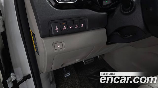 Kia Carnival 9-seater Noblesse 2015 — фото 14