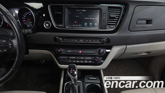 Kia Carnival 9-seater Noblesse 2015 — фото 15