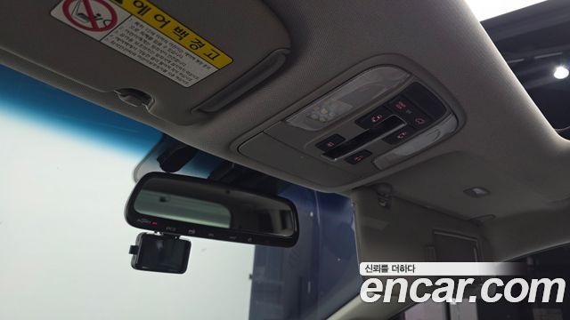 Kia Carnival 9-seater Noblesse 2015 — фото 17