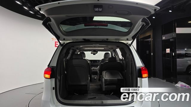 Kia Carnival 9-seater Noblesse 2015 — фото 20