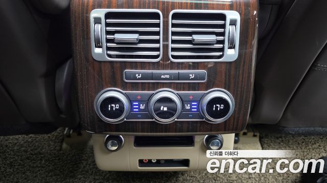 Land Rover Range Rover (IV) 4.4 SDV8 Vogue SE DIESEL 2016 — фото 17