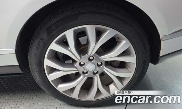 Land Rover Range Rover (IV) 4.4 SDV8 Vogue SE DIESEL 2016 — фото 21