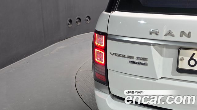 Land Rover Range Rover (IV) 4.4 SDV8 Vogue SE DIESEL 2016 — фото 23