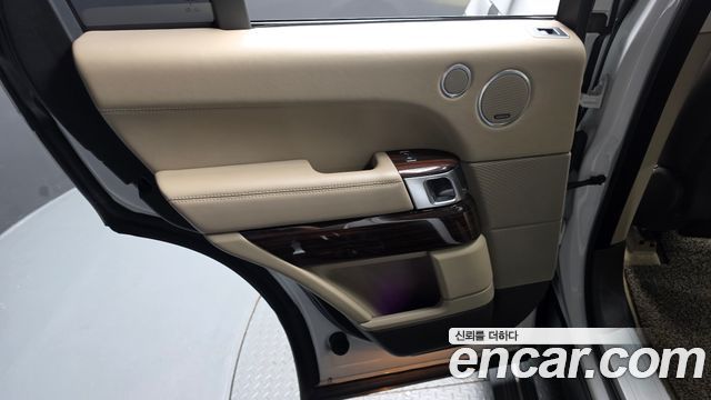 Land Rover Range Rover (IV) 4.4 SDV8 Vogue SE DIESEL 2016 — фото 25