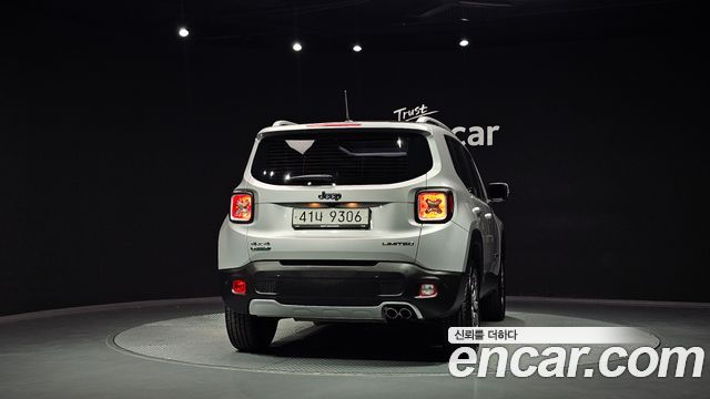 Jeep Renegade 2.0 Diesel Limited AWD 2017 — фото 4