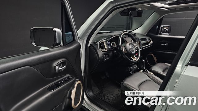Jeep Renegade 2.0 Diesel Limited AWD 2017 — фото 10