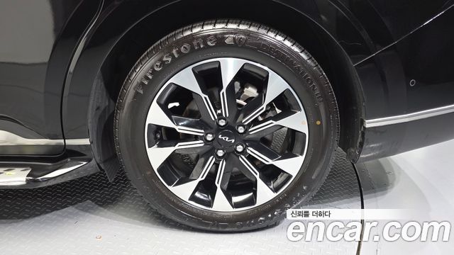 Kia Carnival (IV) Gasoline 4-Seater Hi-Limousine Signature 2023 — фото 5