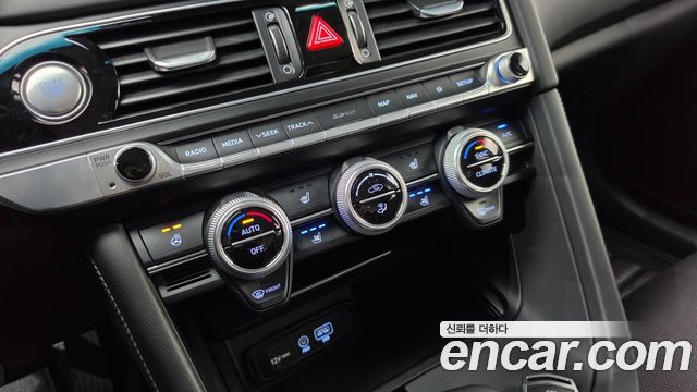 Genesis G70 2.2D AWD Advanced 2018 — фото 24