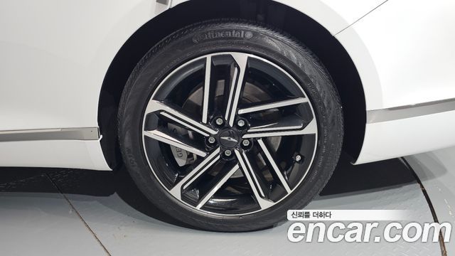 Genesis G80 (RG3) Gasoline 2.5 Turbo AWD 2025 — фото 21