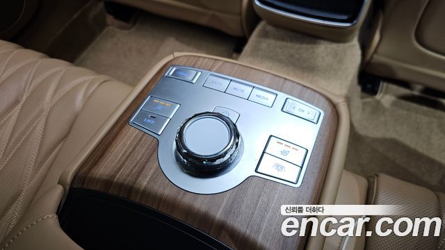 Genesis G80 (RG3) Gasoline 2.5 Turbo AWD 2025 — фото 31