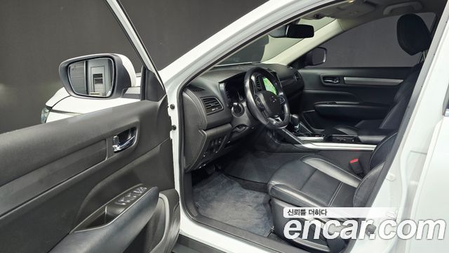 Renault Korea QM6 2.0 GDe LE Signature 2WD 2023 — фото 10