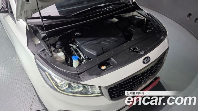 Kia Carnival 7-Seater Limousine VIP 2019 — фото 6