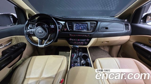 Kia Carnival 7-Seater Limousine VIP 2019 — фото 7