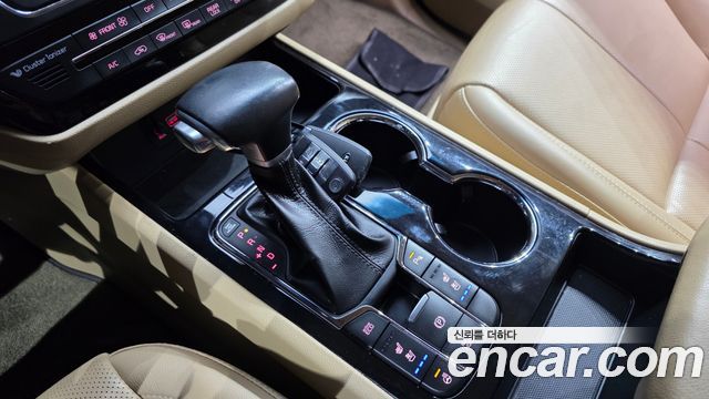 Kia Carnival 7-Seater Limousine VIP 2019 — фото 9