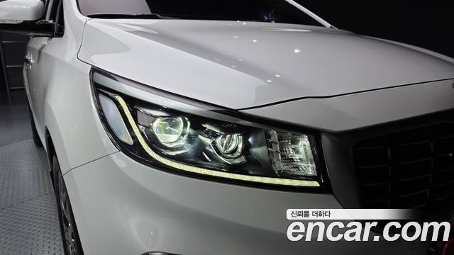 Kia Carnival 7-Seater Limousine VIP 2019 — фото 22