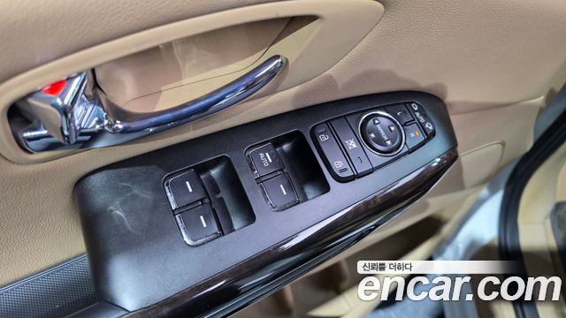 Kia Carnival 7-Seater Limousine VIP 2019 — фото 28