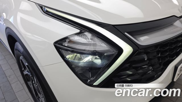 Kia Sportage (V) Diesel 2.0 2WD Prestige 2022 — фото 22
