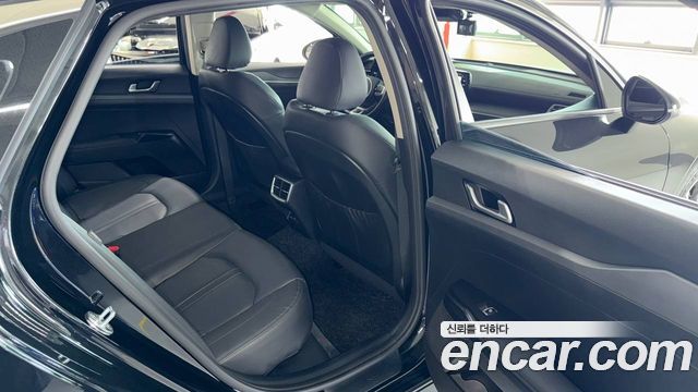 Kia K5 (III) 2.0 Prestige 2022 — фото 15