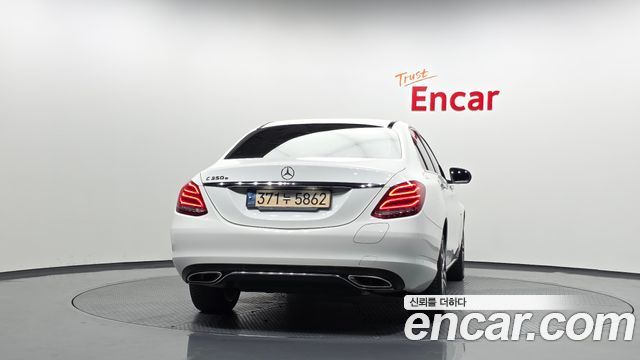 Mercedes-Benz C-Class (W205) C350e 2018 — фото 4
