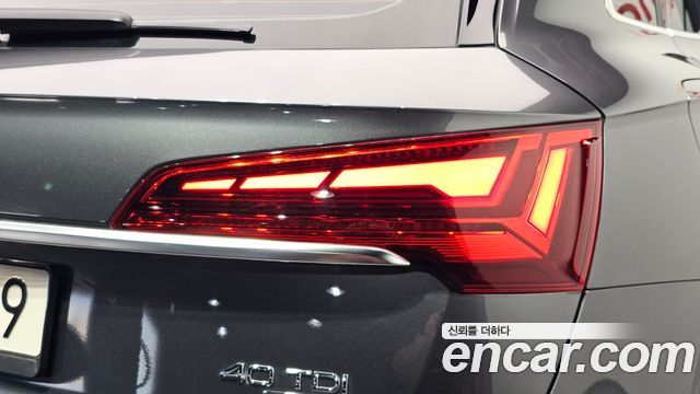 Audi Q5 (FY) 40 TDI Quattro Premium 2021 — фото 23