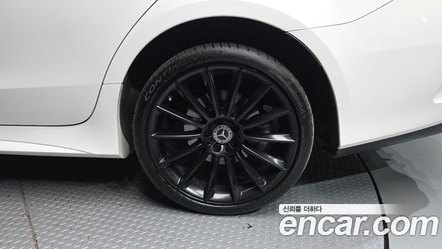 Mercedes-Benz CLS-Class (C257) CLS400d 4MATIC AMG Line 2019 — фото 27