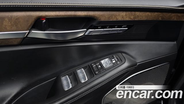 Genesis G90 3.8 AWD Prestige 2019 — фото 17