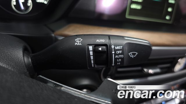 Genesis G90 3.8 AWD Prestige 2019 — фото 32