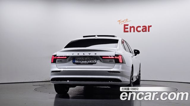 Volvo S90 B5 Ultra Dark Air Sus 2026 — фото 4