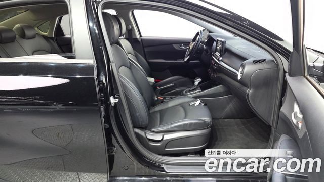 Kia K3 Standard 2021 — фото 26