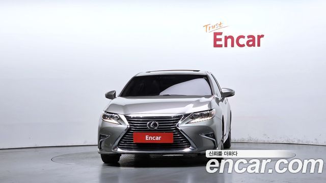 Lexus ES350 Supreme XV60 2018 — фото 3
