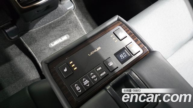 Lexus ES350 Supreme XV60 2018 — фото 22