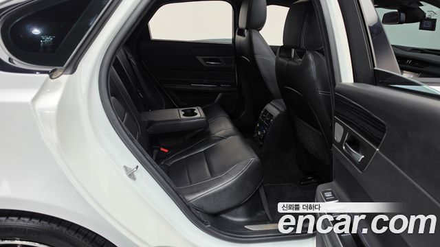 Jaguar XF (X260) 3.0 S AWD 2017 — фото 12