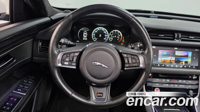Jaguar XF (X260) 3.0 S AWD 2017 — фото 13