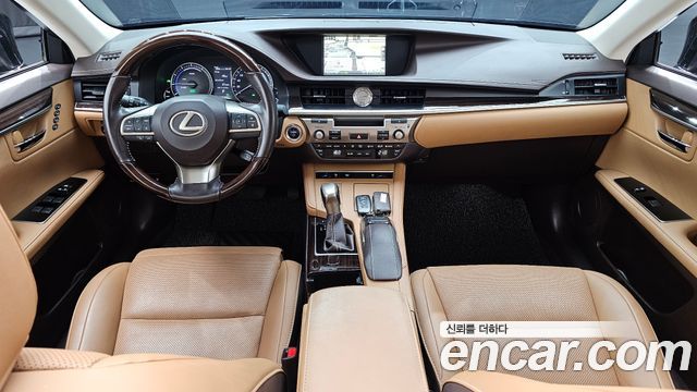 Lexus ES300h Supreme XV60 2018 — фото 7