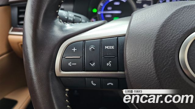 Lexus ES300h Supreme XV60 2018 — фото 17
