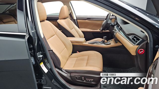 Lexus ES300h Supreme XV60 2018 — фото 26