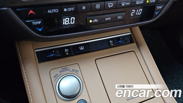 Lexus ES300h Supreme XV60 2018 — фото 28