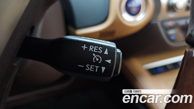 Lexus ES300h Supreme XV60 2018 — фото 31