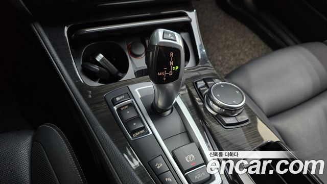 BMW 5 Series (F10) 520d xDrive Luxury Plus 2016 — фото 9