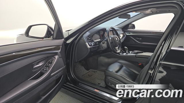 BMW 5 Series (F10) 520d xDrive Luxury Plus 2016 — фото 10