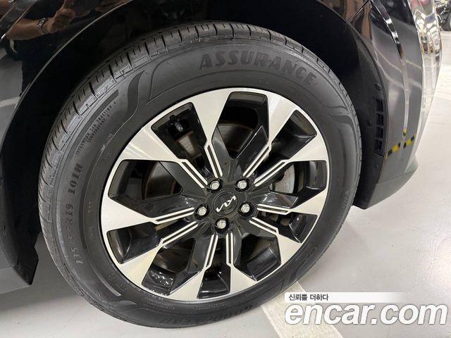 Kia Carnival (IV) Gasoline 9-Seater Noblesse 2023 — фото 3