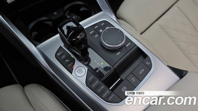 BMW 4 Series (G22) M440i xDrive Convertible 2022 — фото 9
