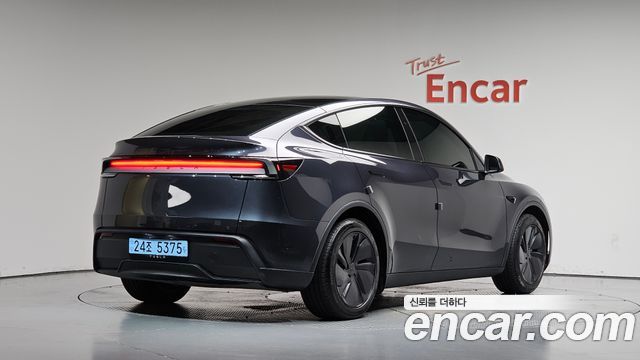 Tesla Model Y RWD 2025 — фото 2