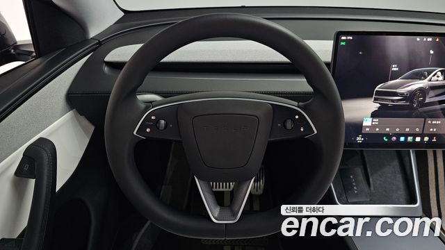Tesla Model Y RWD 2025 — фото 13