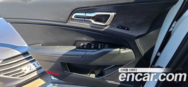 Kia Sportage (V) Gasoline 1.6 Turbo 2WD Signature 2023 — фото 17