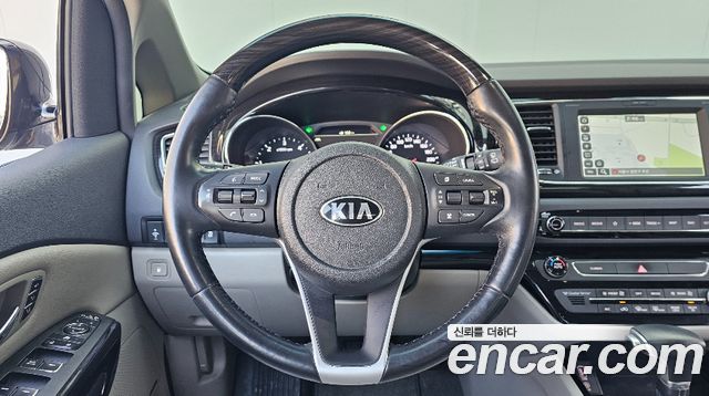 Kia Carnival 9-Seater Noblesse Special 2019 — фото 16