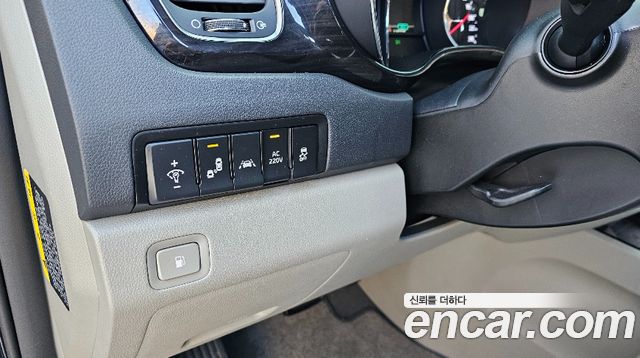 Kia Carnival 9-Seater Noblesse Special 2019 — фото 17
