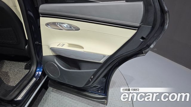 Genesis GV70 2.5T Gasoline 2WD 2023 — фото 31