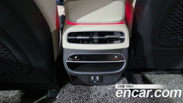 Genesis GV70 2.5T Gasoline 2WD 2023 — фото 36