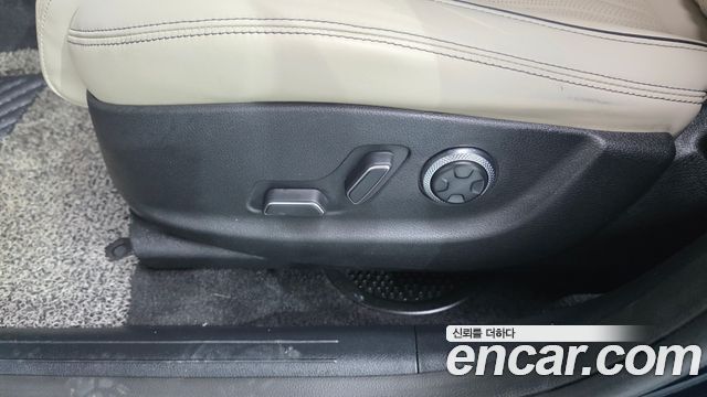 Genesis GV70 2.5T Gasoline 2WD 2023 — фото 37